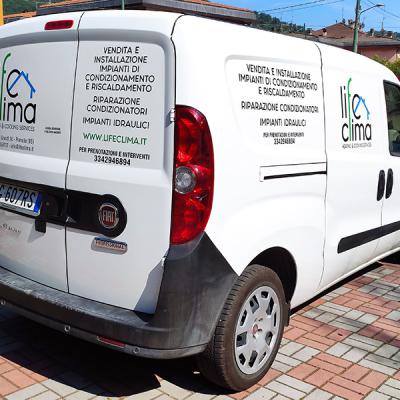 Pre-spaced vinyl lettering for vehicles